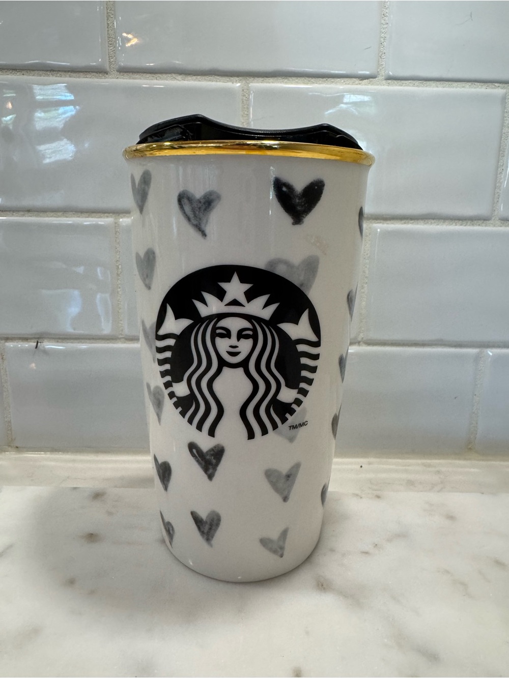 🌟 Rare Limited Edition 2014 Valentines Starbucks Black Hearts Tumbler with lid.